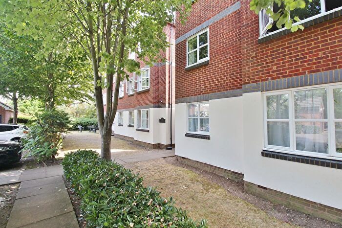 2 Bedroom Flat To Rent In Malting Way, Anthony Court, TW7