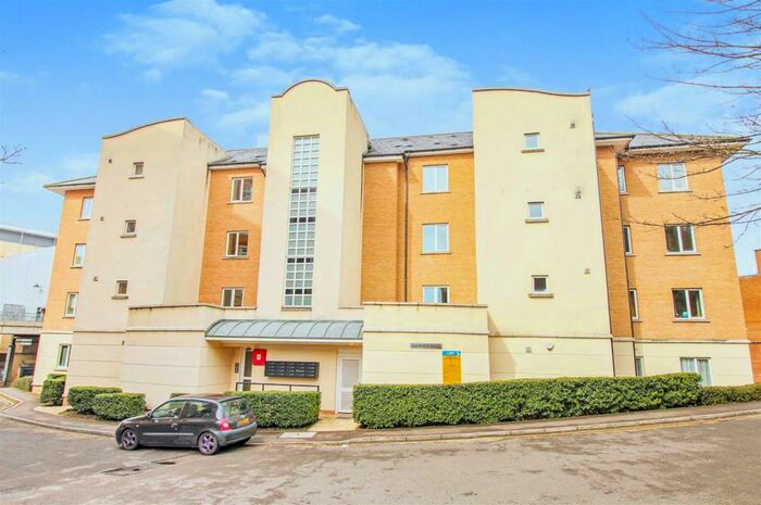 2 Bedroom Apartment To Rent In Town Centre, Hemel Hempstead, HP2