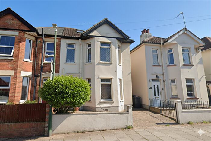 4 Bedroom House To Rent In Muscliffe Road, BH9