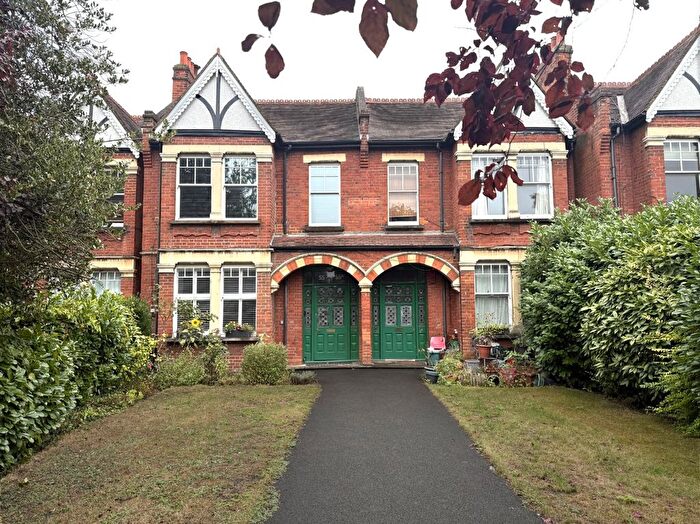 3 Bedroom Flat To Rent In St Mary's Road, Ealing, W5