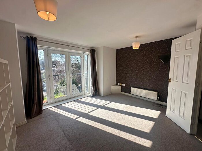 2 Bedroom Apartment To Rent In Montague Road, Manchester, M16