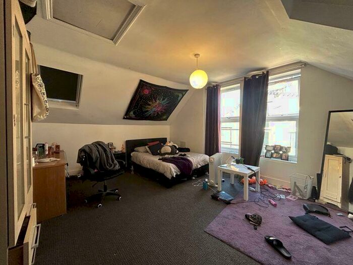 7 Bedroom Semi-Detached House To Rent In Willoughby Avenue, Nottingham, Nottinghamshire, NG7