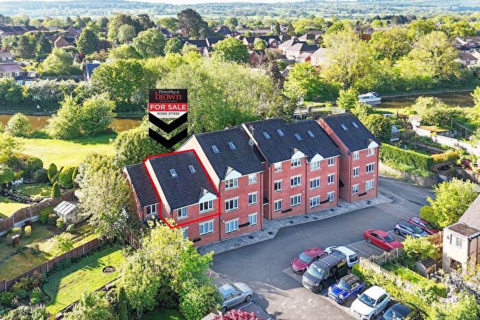3 Bedroom Maisonette For Sale In Canal Road, Congleton, CW12