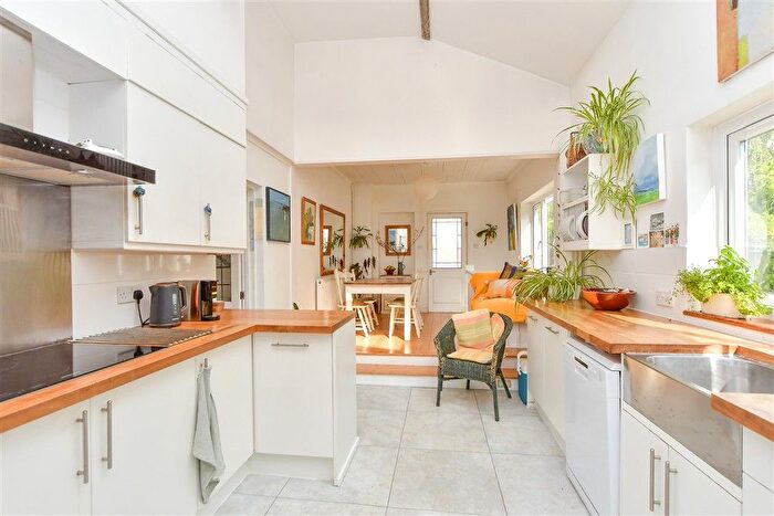 6 Bedroom Detached Bungalow For Sale In The Ferns, Tunbridge Wells, Kent, TN1