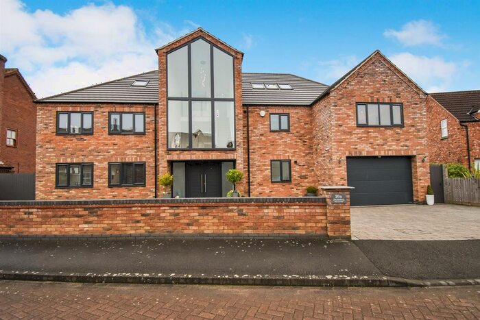 5 Bedroom Detached House For Sale In The Rookery, Scotter, Gainsborough, DN21