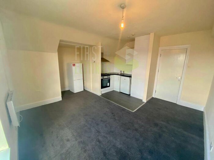 1 Bedroom Flat To Rent In Springfield Road, Leicester, LE2
