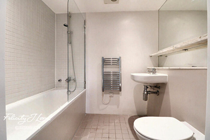 2 Bedroom Apartment To Rent In Deals Gateway, London, SE13