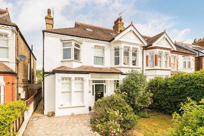 1 Bedroom Flat To Rent In Rodenhurst Road, Clapham South, SW4