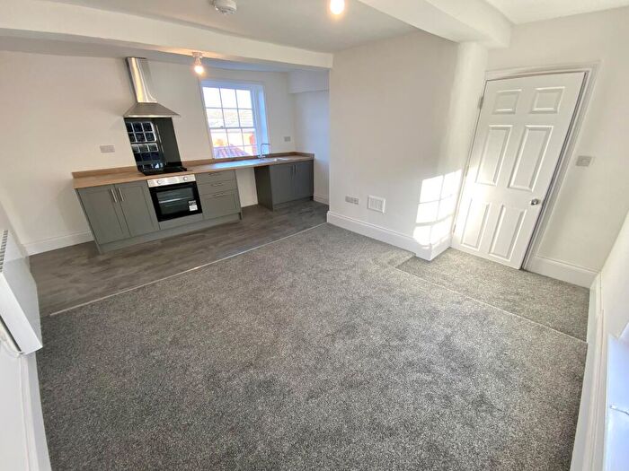 2 Bedroom Flat To Rent In Queens Head Court, Newark, NG24
