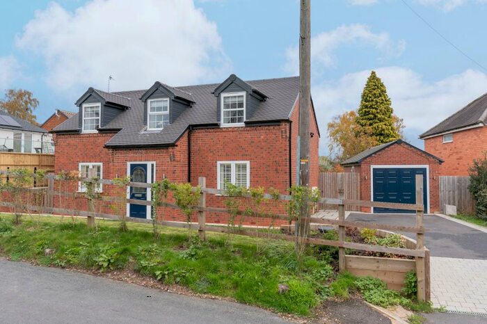 3 Bedroom Detached House For Sale In Gravel Pit Lane, Rowney Green, Alvechurch, B48