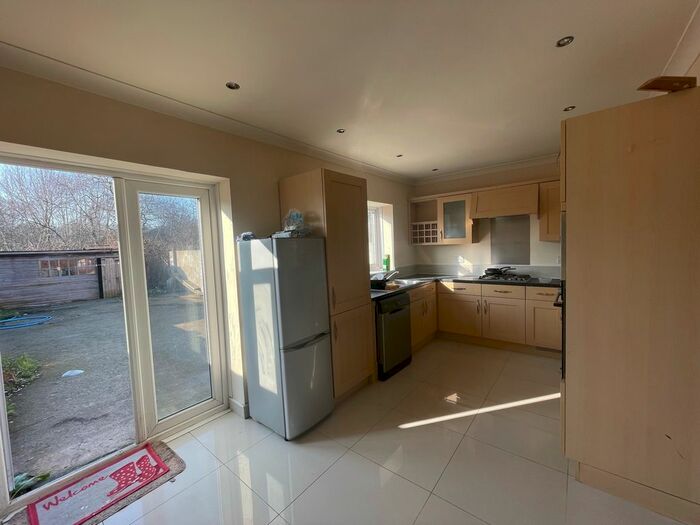 4 Bedroom Terraced House To Rent In Waye Avenue, Hounslow, TW5