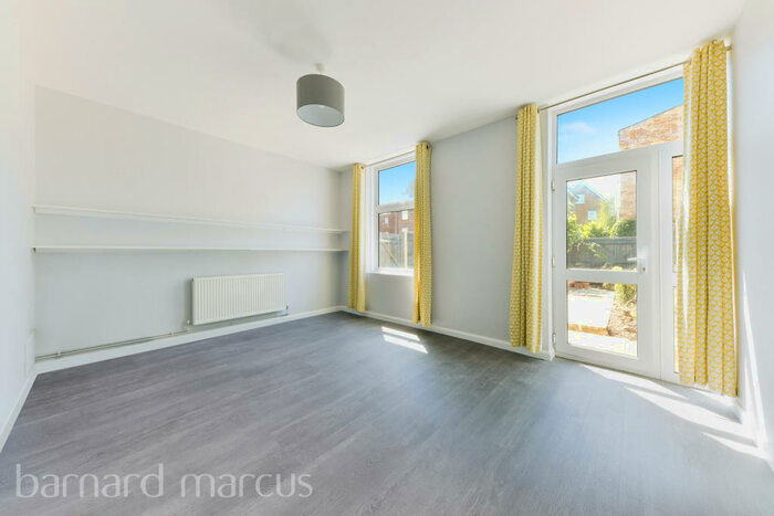 3 Bedroom End Of Terrace House To Rent In Thames Street, Walton-On-Thames, KT12