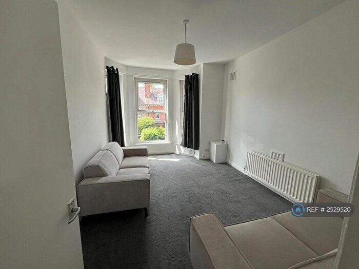 1 Bedroom Flat To Rent In Old Landsdowne Road, Manchester, M20