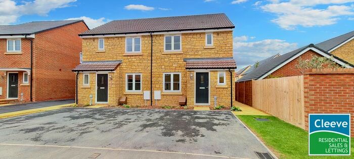 3 Bedroom Semi-Detached House To Rent In Croft Drive, Bishops Cleeve, Cheltenham, GL52