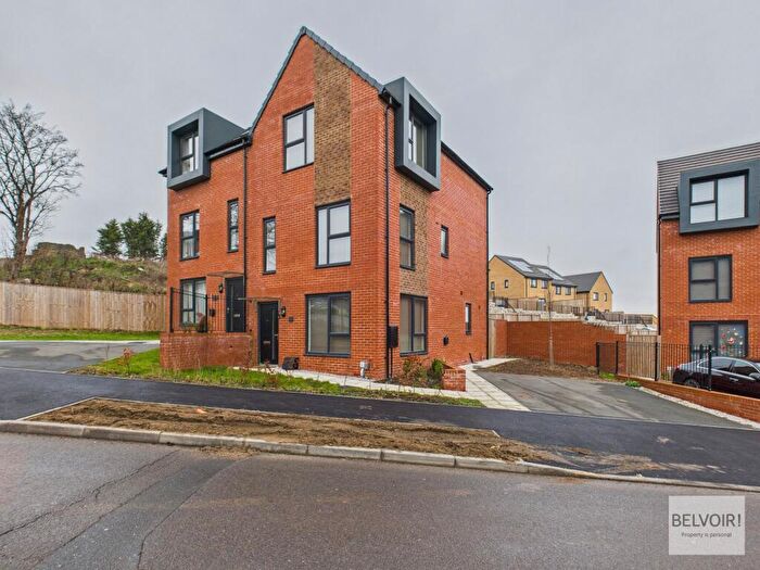 4 Bedroom Town House For Sale In Manor Park Crescent, Sheffield, S2