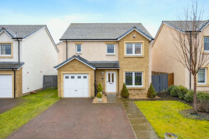 4 Bedroom Detached House For Sale In Clunie Way, Stanley, PH1