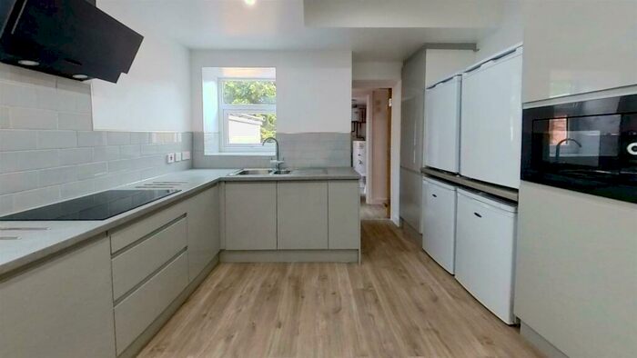 5 Bedroom House To Rent In Exeter Road, Birmingham, B29