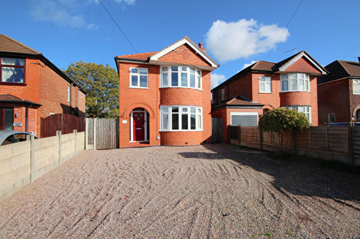 3 Bedroom Detached House For Sale In Northwich Road, Weaverham, CW8