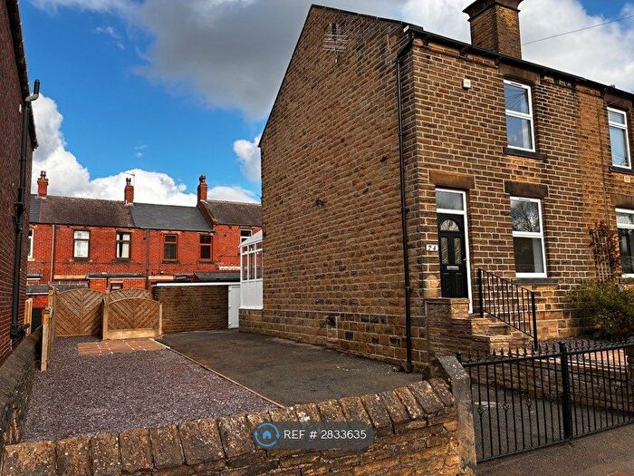 3 Bedroom End Of Terrace House To Rent In Long Lane, Huddersfield, HD8