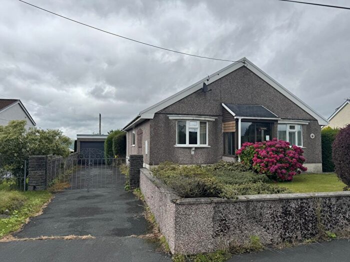 2 Bedroom Detached Bungalow For Sale In Cefn Byrle Road, Coelbren, Neath, Neath Port Talbot., SA10