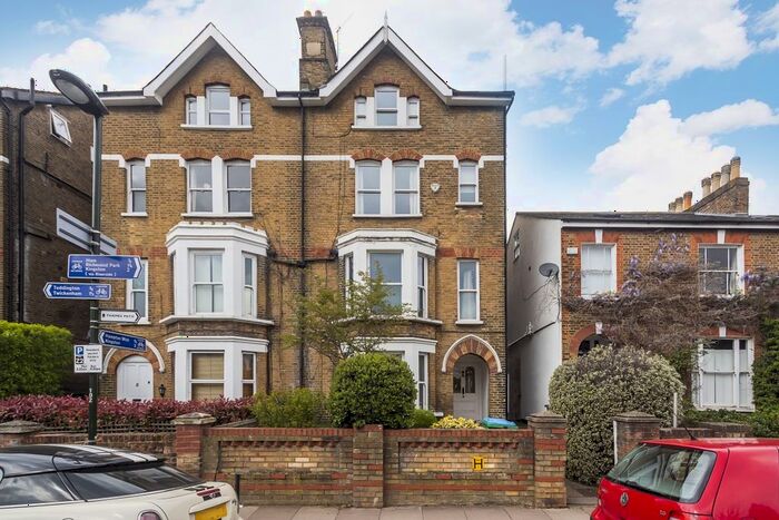 1 Bedroom Flat To Rent In Ferry Road, Teddington, TW11