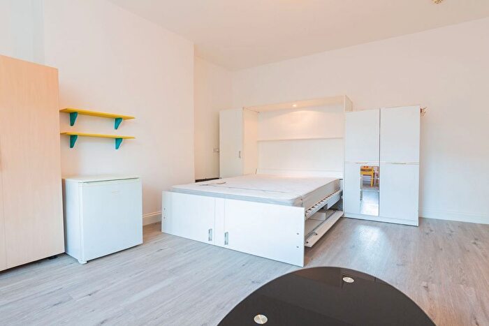 Studio To Rent In Ebbsfleet Road, London, NW2