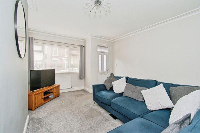 3 Bedroom Terraced House For Sale In King Street, Normanton, WF6