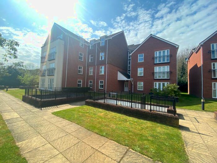 2 Bedroom Apartment To Rent In Birch Meadow Close, Warwick, CV34