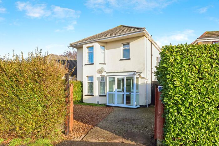 3 Bedroom Detached House For Sale In Mount Road, Bournemouth, BH11