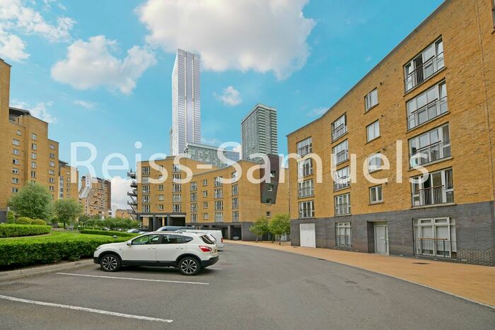 3 Bedroom Flat To Rent In Edison Building, Millennium Harbour, Canary Wharf, London, E14