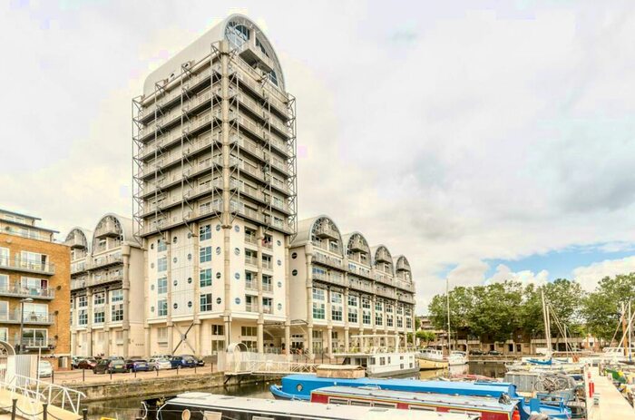 2 Bedroom Flat To Rent In Baltic Quay, Canada Water, London, SE16