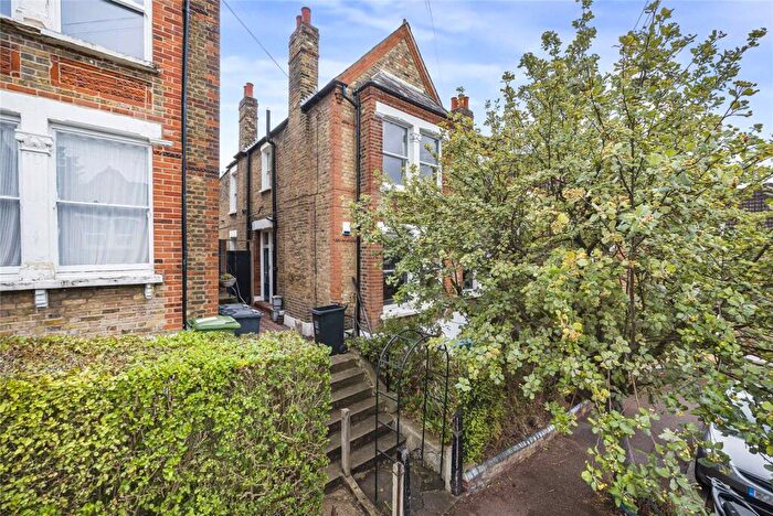 1 Bedroom Apartment For Sale In Montem Road, London, SE23