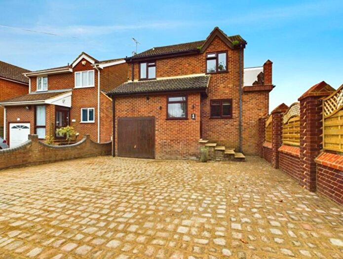 3 Bedroom Detached House To Rent In Wintringham Way, Purley On Thames, RG8