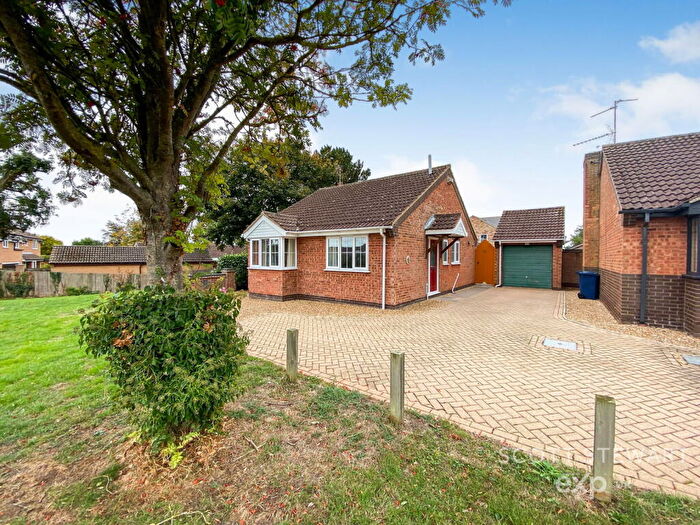 2 Bedroom Detached Bungalow For Sale In Barnfield Gardens, Whittlesey, Peterborough, PE7
