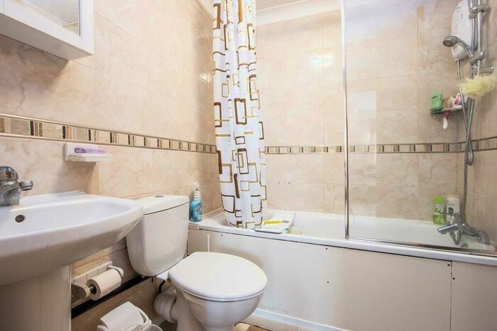 1 Bedroom Flat For Sale In Cameron Square, Kings Place, CR4