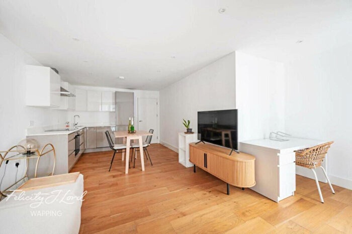 2 Bedroom Apartment To Rent In Umberston Street, London, E1