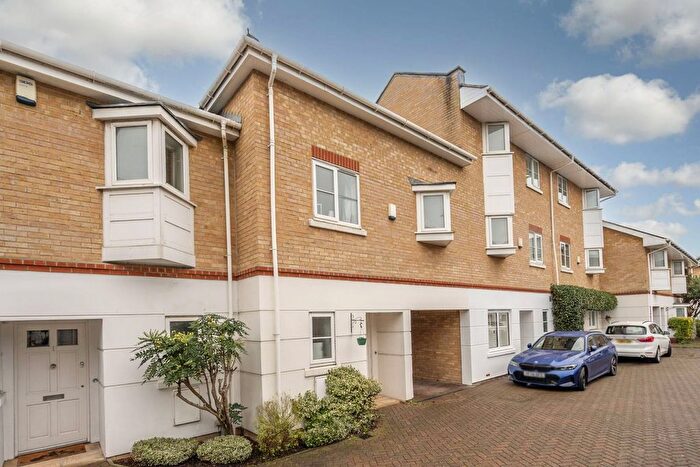 3 Bedroom Property For Sale In Revelstoke Road, Southfields, London, SW18