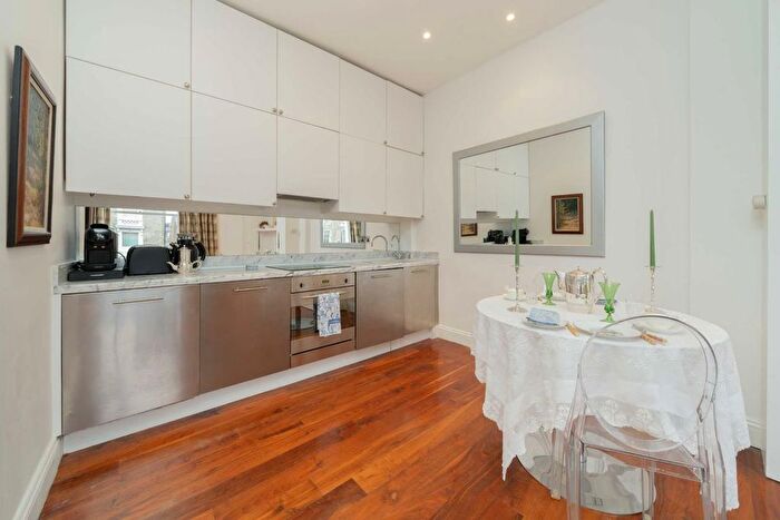 1 Bedroom Flat For Sale In Oxford Gardens, London, W10