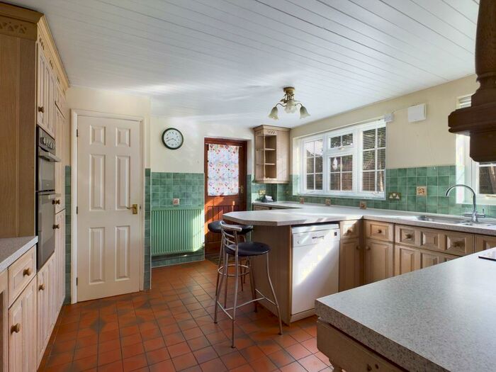 4 Bedroom Detached House To Rent In Pennine Close, Oadby, Leicester, LE2