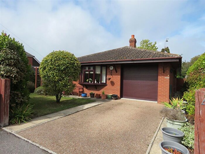 3 Bedroom Bungalow To Rent In Spindlewood Close, New Milton, BH25