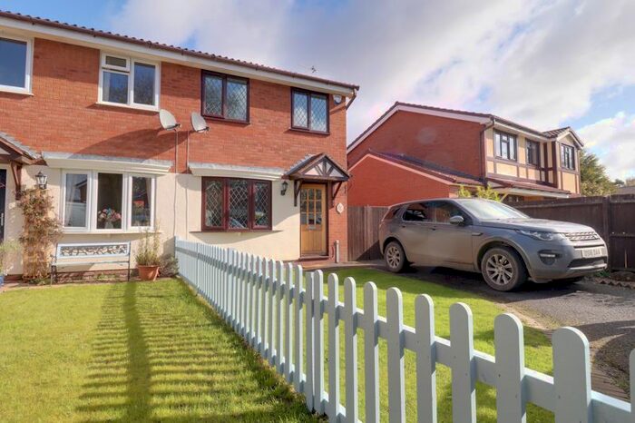 2 Bedroom Property To Rent In Sweet Chestnut Grove, The Rock, Telford, TF3