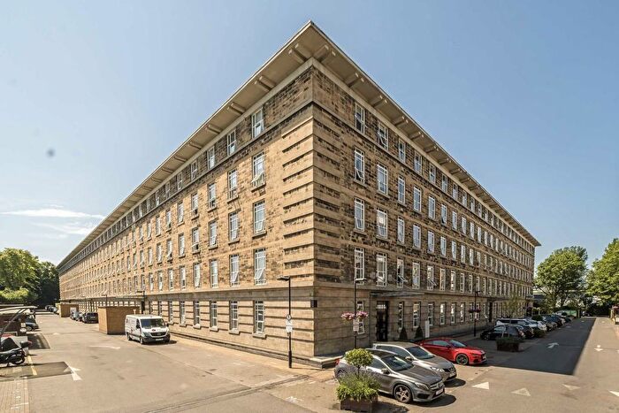 2 Bedroom Flat To Rent In Bromyard Avenue, London, W3