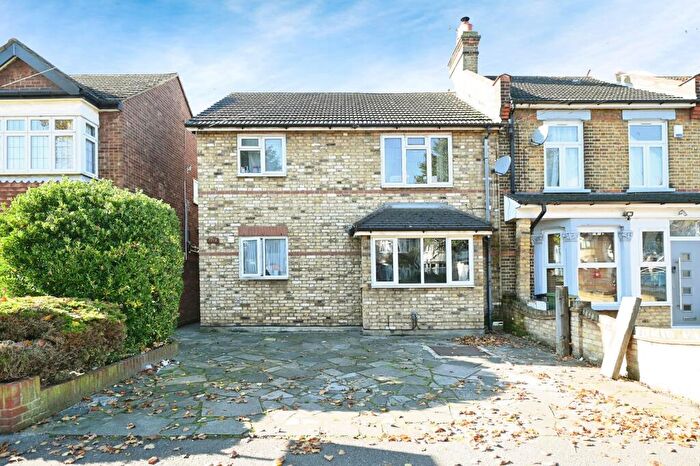 1 Bedroom Flat For Sale In Mawney Road, Romford, RM7