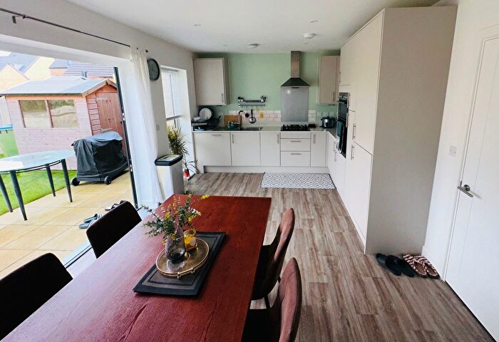 3 Bedroom Property To Rent In Celandine Way, Newhaven, BN9