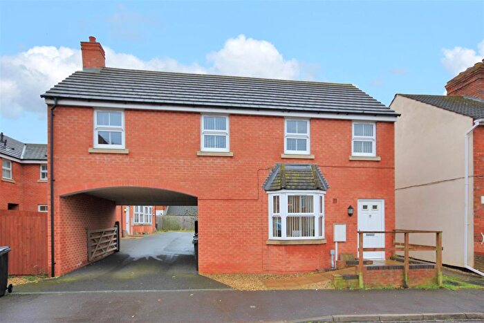 2 Bedroom Detached House To Rent In Manton Road, Rushden, NN10