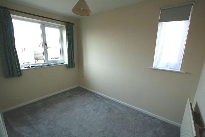 2 Bedroom End Of Terrace House To Rent In Thistle Close, Worcester, WR5