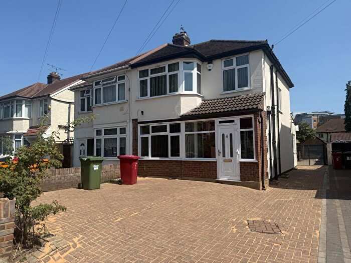 3 Bedroom Semi Detached House To Rent In Glentworth Place, Slough, SL1