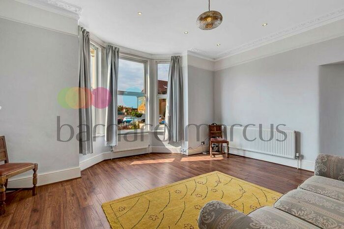 1 Bedroom Apartment To Rent In Farnley Road, SE25