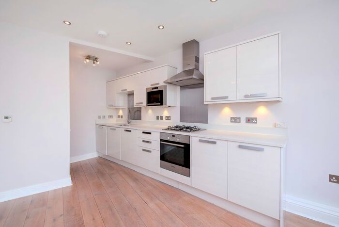 1 Bedroom Flat To Rent In Wendell Road, London, W12