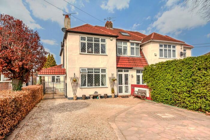 3 Bedroom Semi-Detached House To Rent In Slough Road, Iver, SL0
